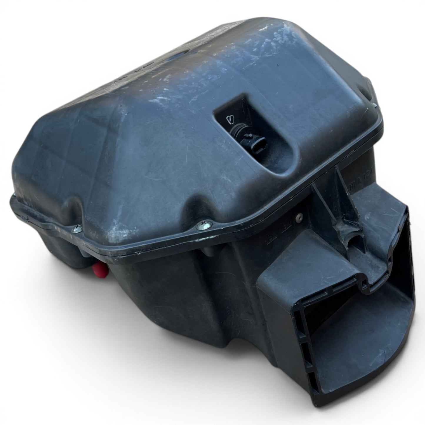 8906579