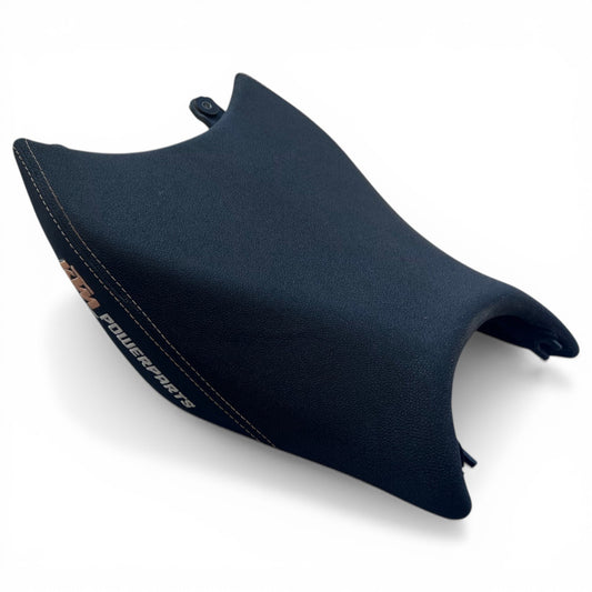 8641213