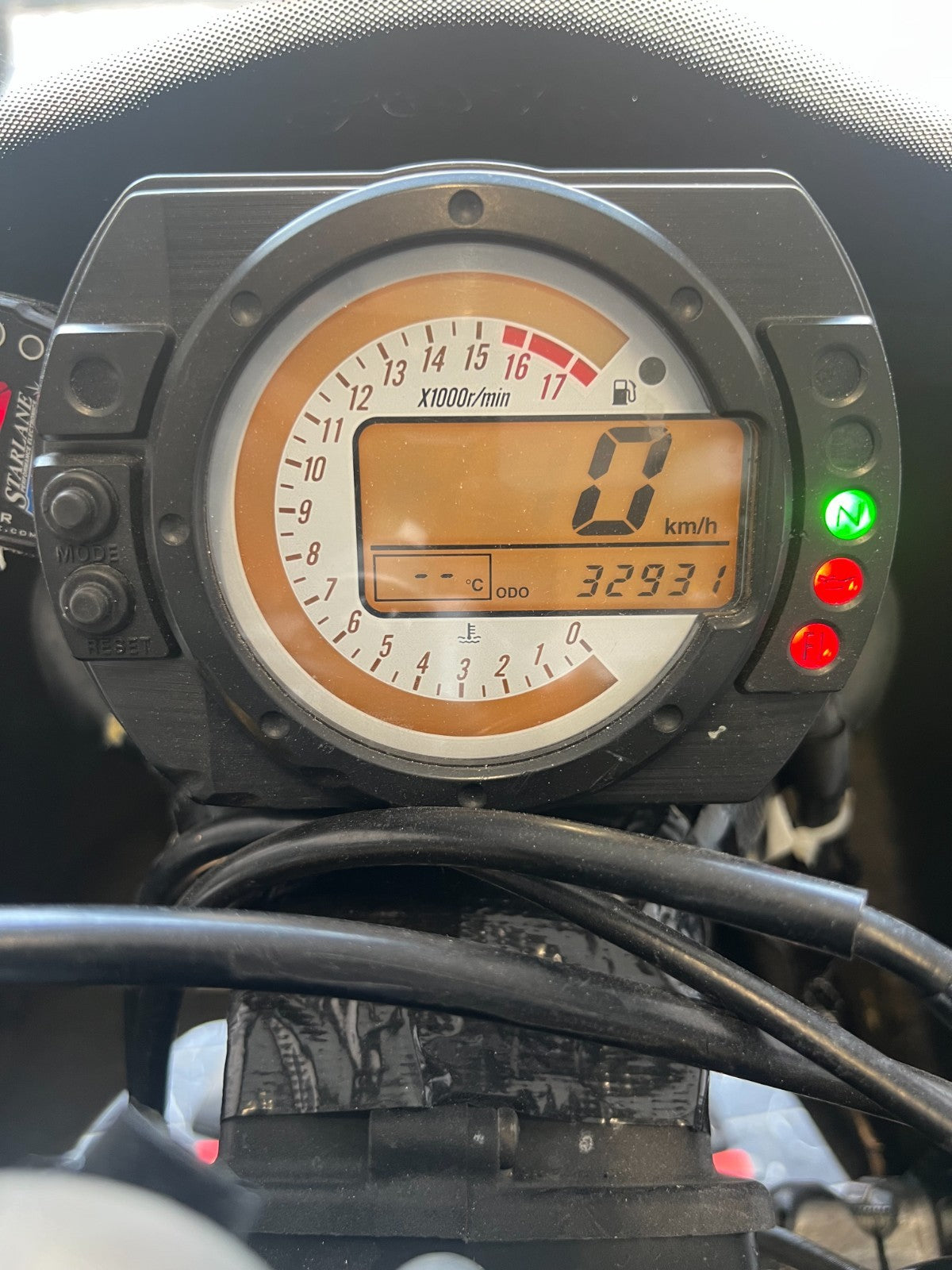 8909631
