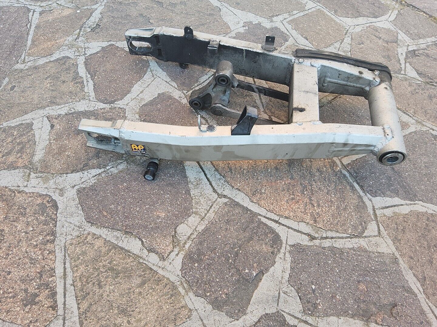 6080544